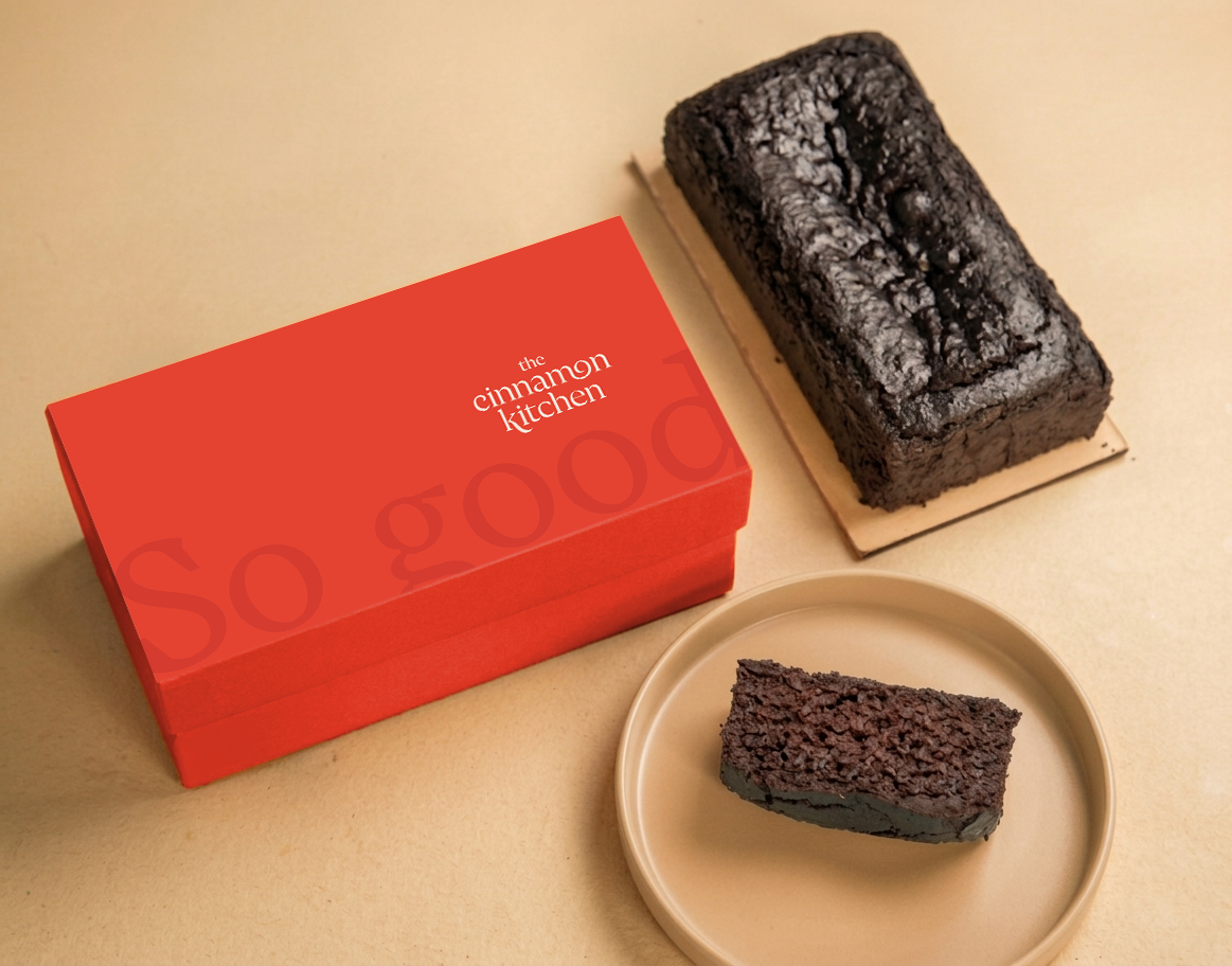 Sugar-Free & Flourless Cacao Travel Cake