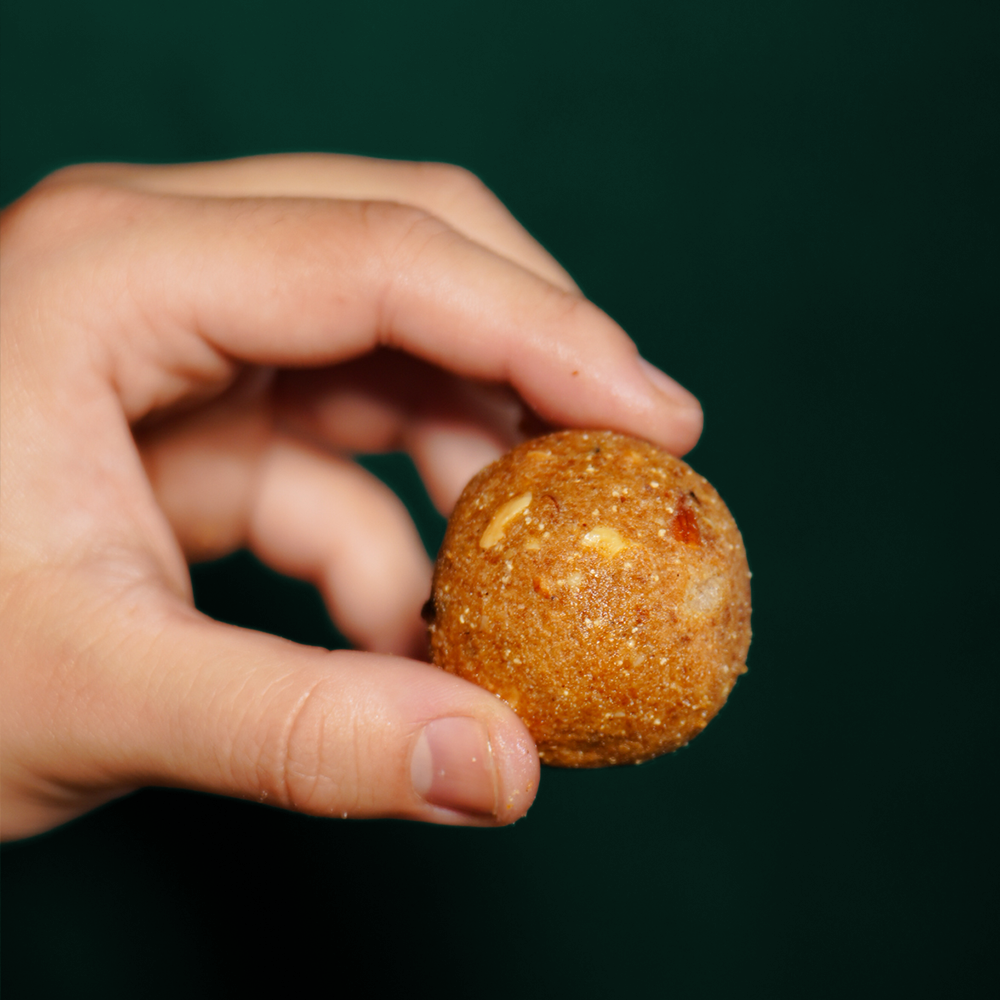 Gond & Dry Fruit Millet Pinnis