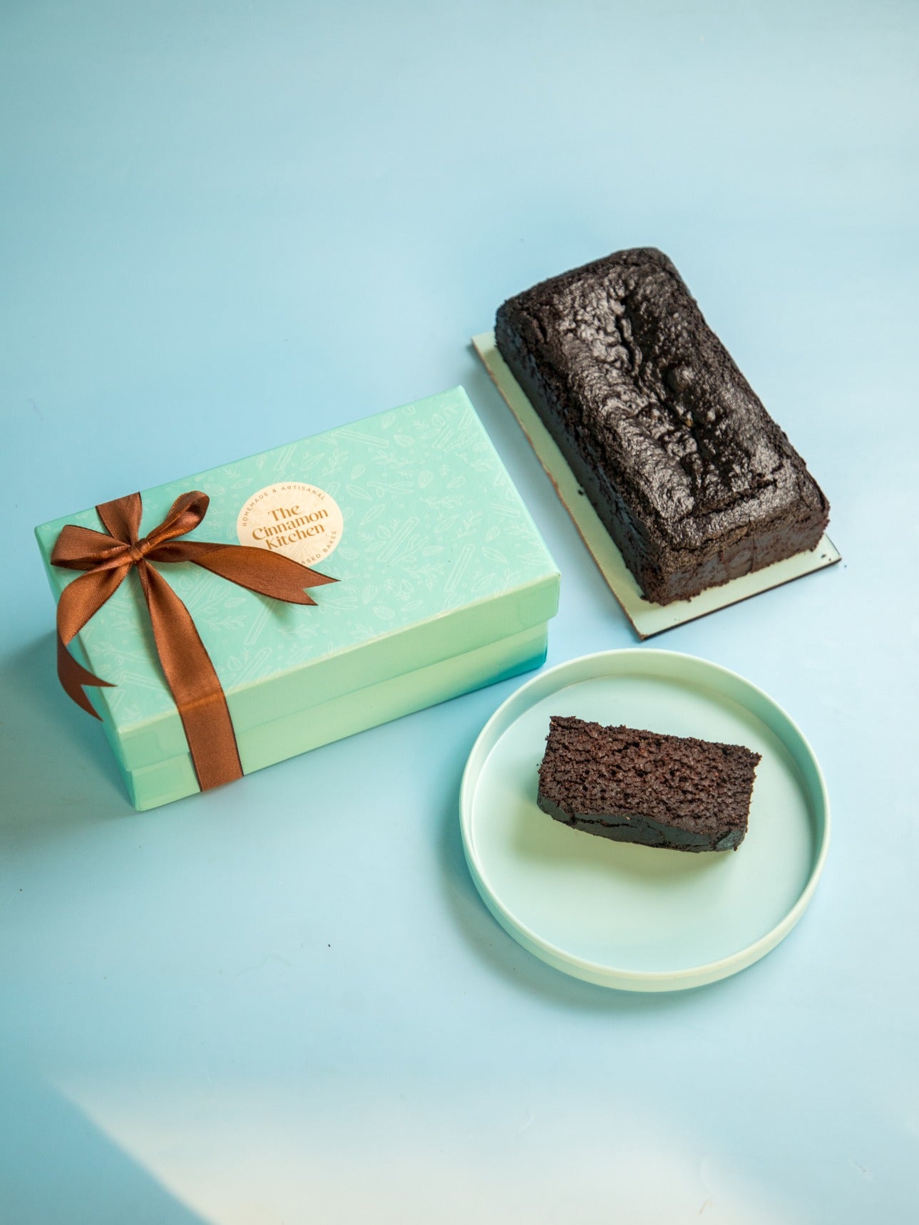 Sugar-Free & Flourless Cacao Travel Cake